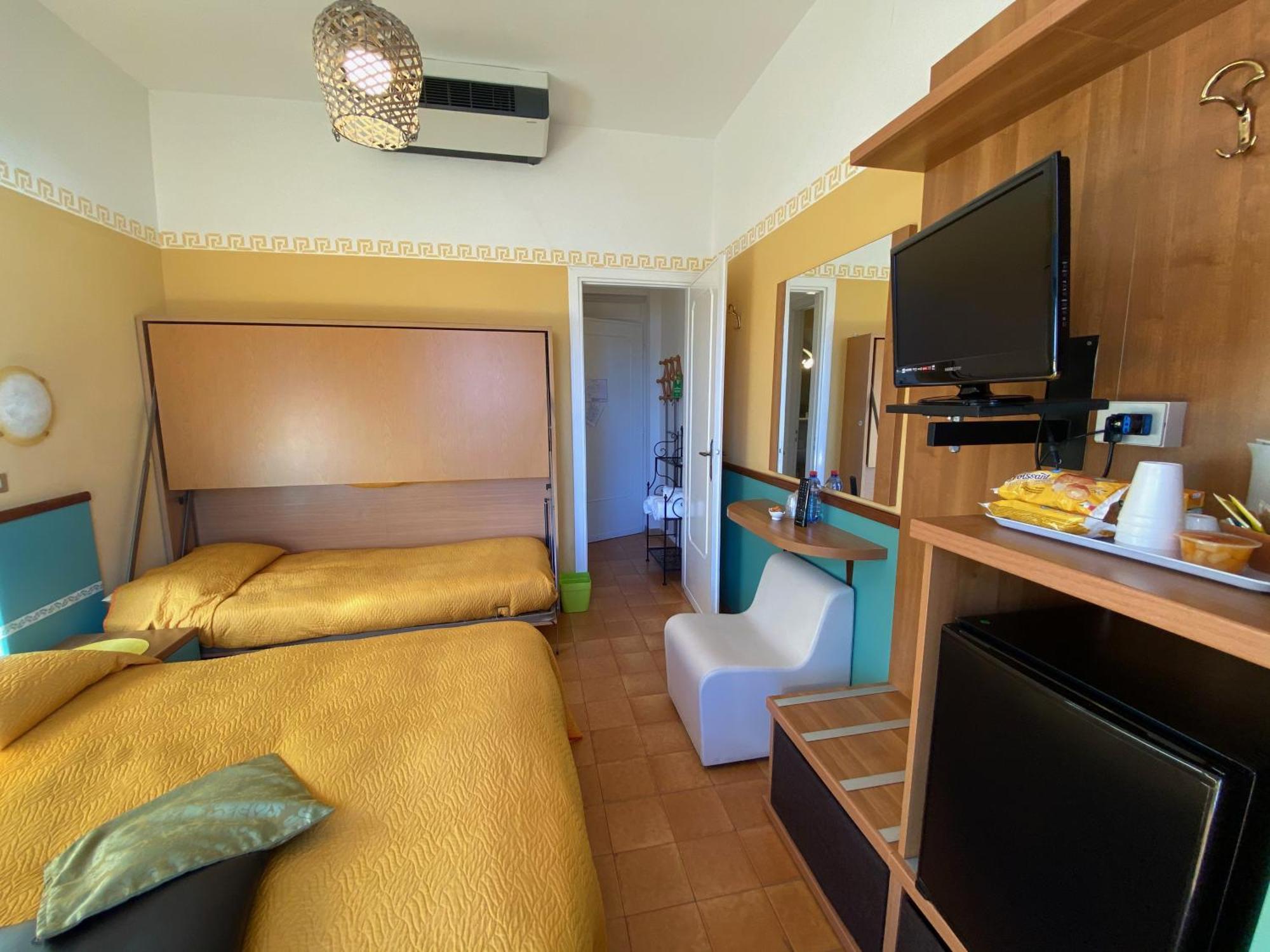 Albergo La Pineta Marina dʼMarina dʼAndora Стая снимка