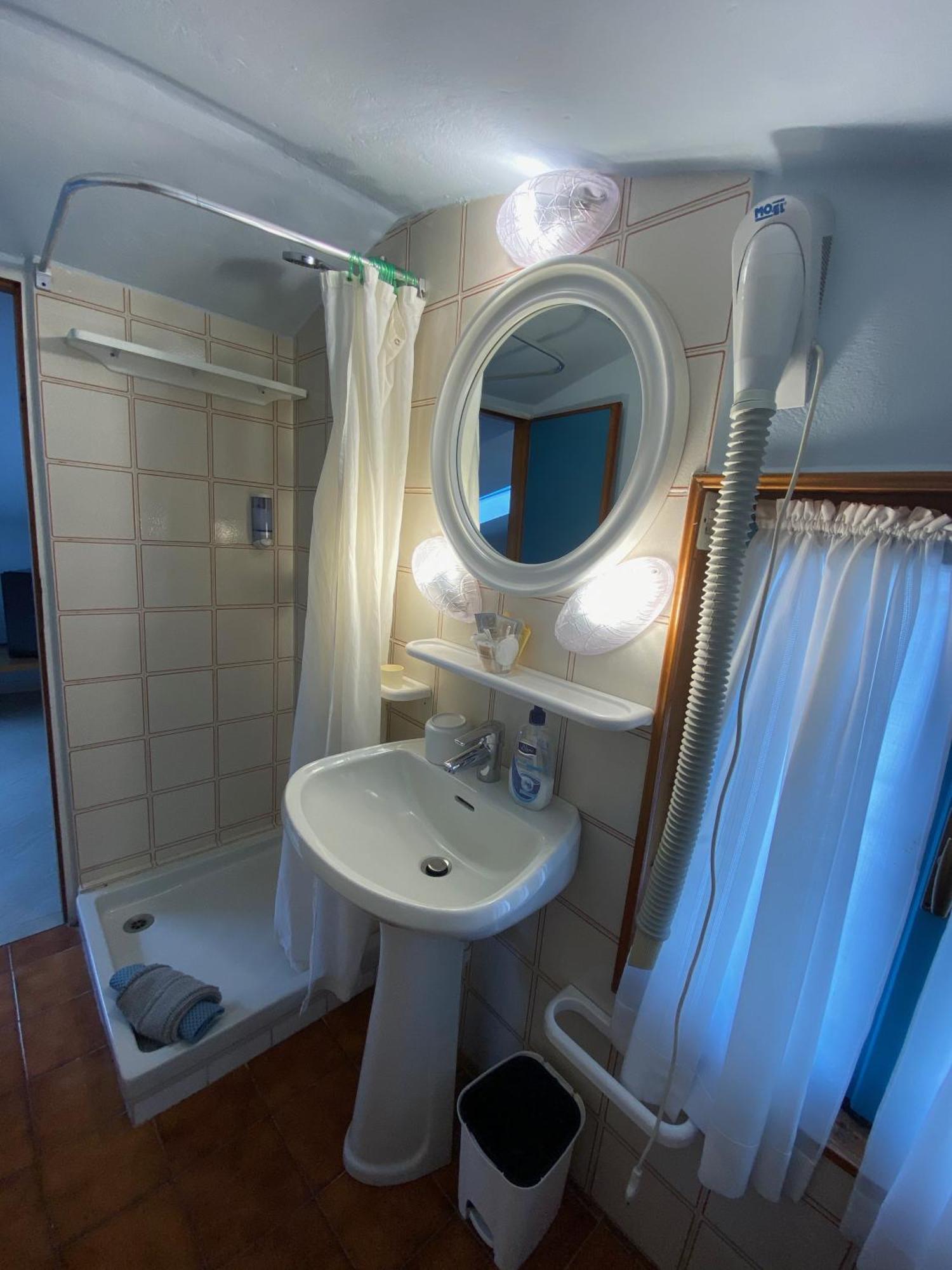 Albergo La Pineta Marina dʼMarina dʼAndora Стая снимка