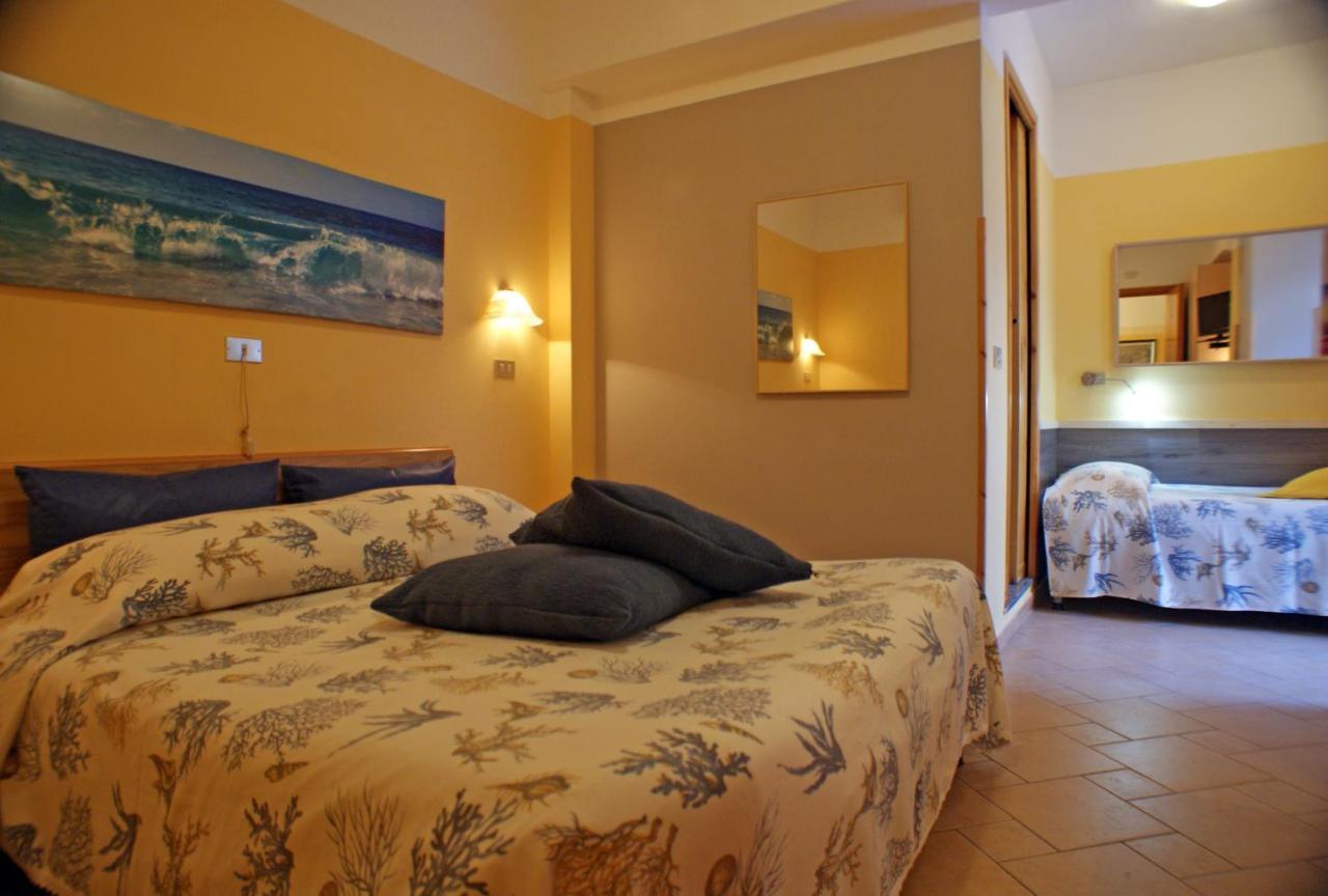 Albergo La Pineta Marina dʼMarina dʼAndora Стая снимка